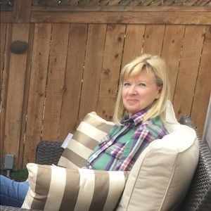 Meet your Posher, Debbie